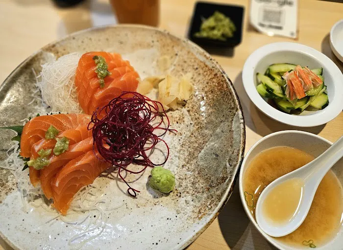 Yellowtail Sushi and Sake Picture 3
