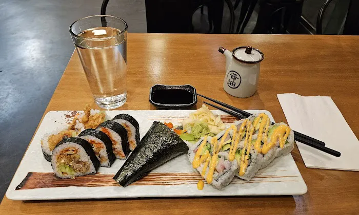 365 Sushi Picture 6