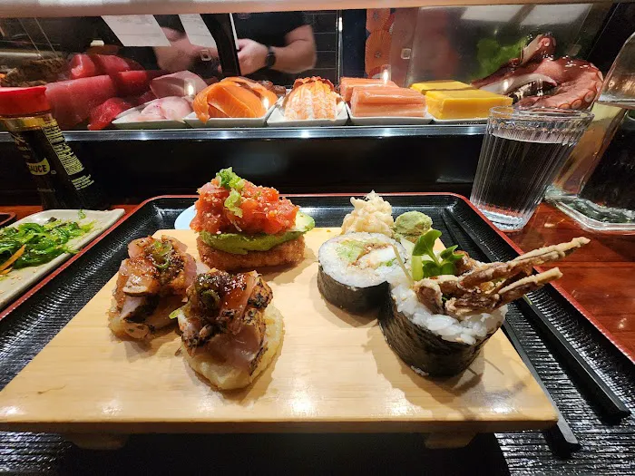Yoko's Japanese Restaurant and Sushi Bar Picture 10
