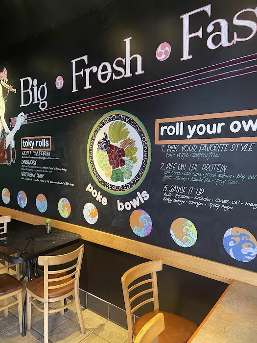 TOKYROLL Sushi & Poké - Terwilliger Picture 2