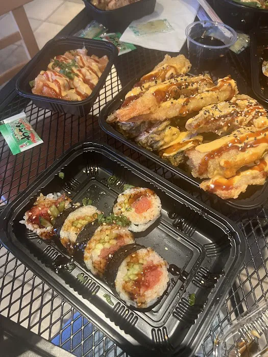 TOKYROLL Sushi & Poké - Terwilliger Picture 7