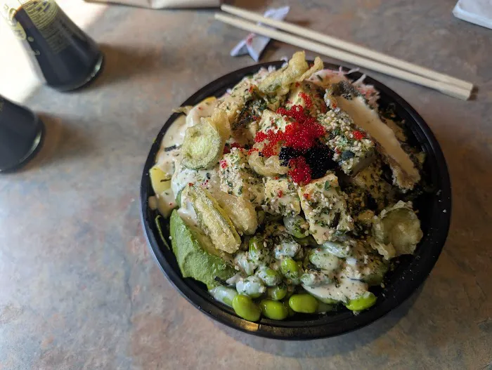 TOKYROLL Sushi & Poké - Terwilliger Picture 6