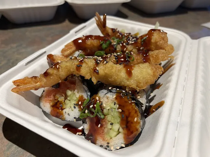 TOKYROLL Sushi & Poké - Terwilliger Picture 9