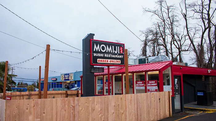 Momiji Sushi Restaurant - Barbur Picture 2