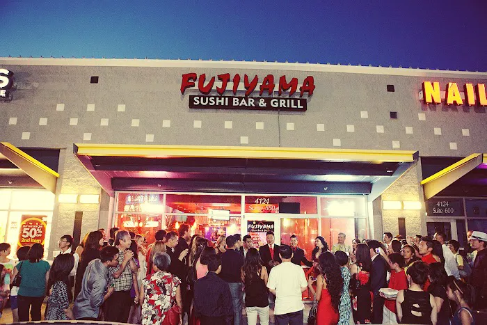 Fujiyama Sushi Bar & Grill Picture 3