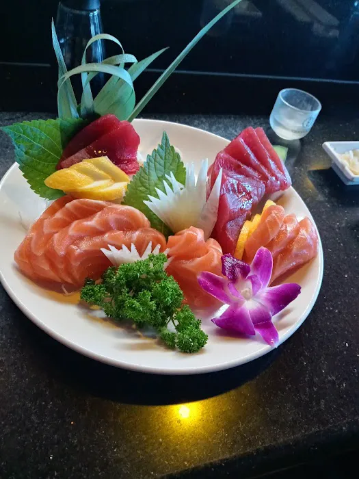 Fujiyama Sushi Bar & Grill Picture 1