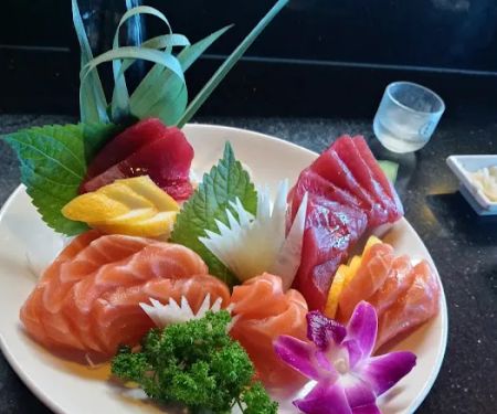 Fujiyama Sushi Bar & Grill