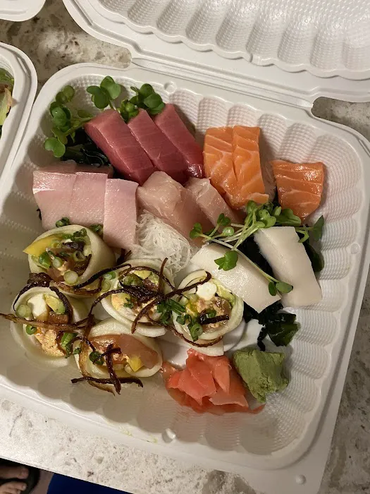 MOMO SUSHI & GRILL Picture 5