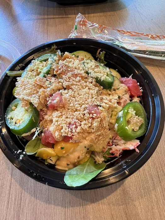 TOKYROLL Sushi & Poké - West Hills Plaza Picture 4