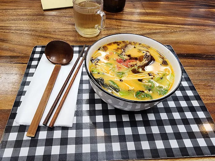 Lucky Cat Ramen Picture 2