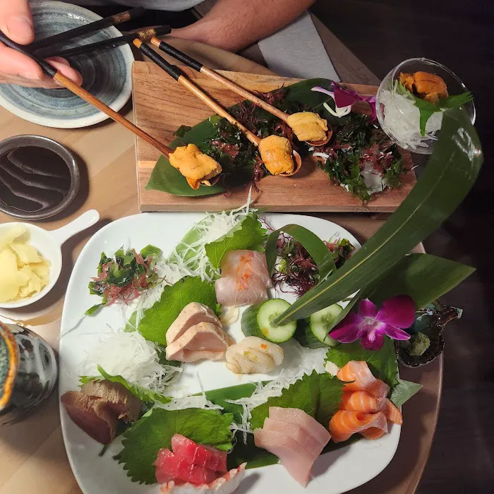 Shinsen Sushi & Lounge Picture 2