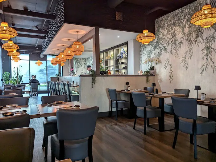 Shinsen Sushi & Lounge Picture 4