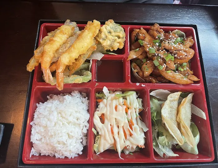 Asaka Sushi Bar & Cocktail Lounge Picture 6