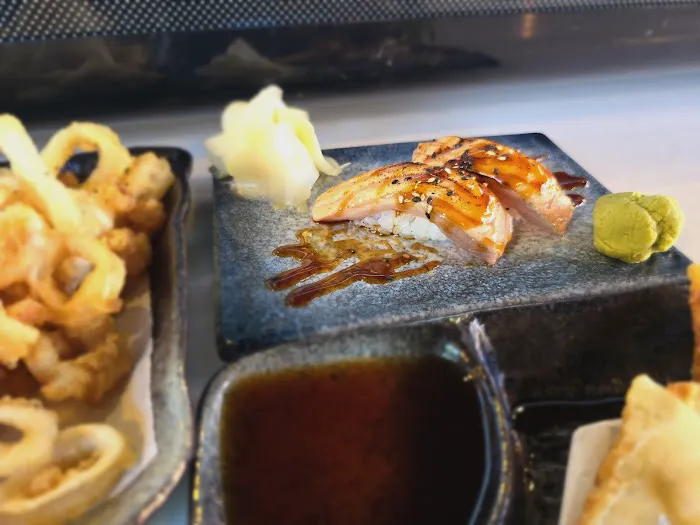 Asaka Sushi Bar & Cocktail Lounge Picture 4