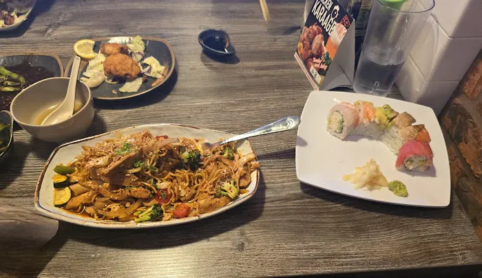FRESH SUSHI BAR Picture 2