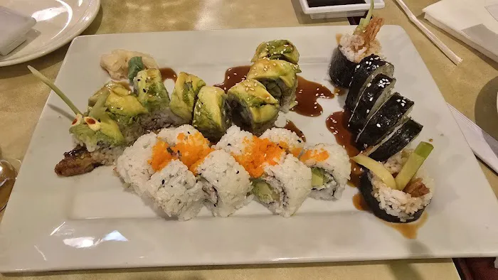 TOMI Sushi & Ramen Picture 2