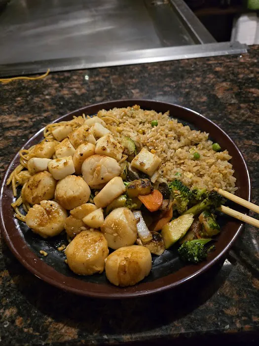 Azuma Sushi and Teppan Wyoming & Paseo Del Norte Picture 8