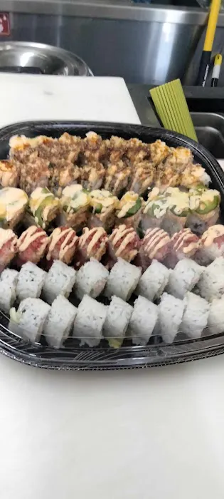 69 sushi rolls Picture 8