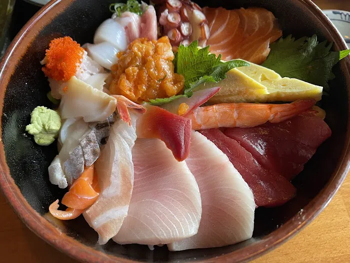 Yamazaru Sushi & Sake Picture 4