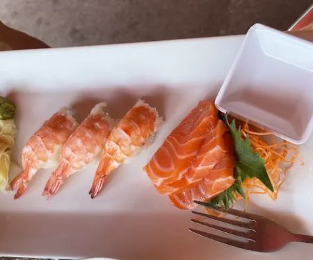 Akahana Asian Bistro Bar & Sushi