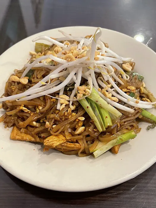Phoenix Thai & Japanese Restaurant Picture 1
