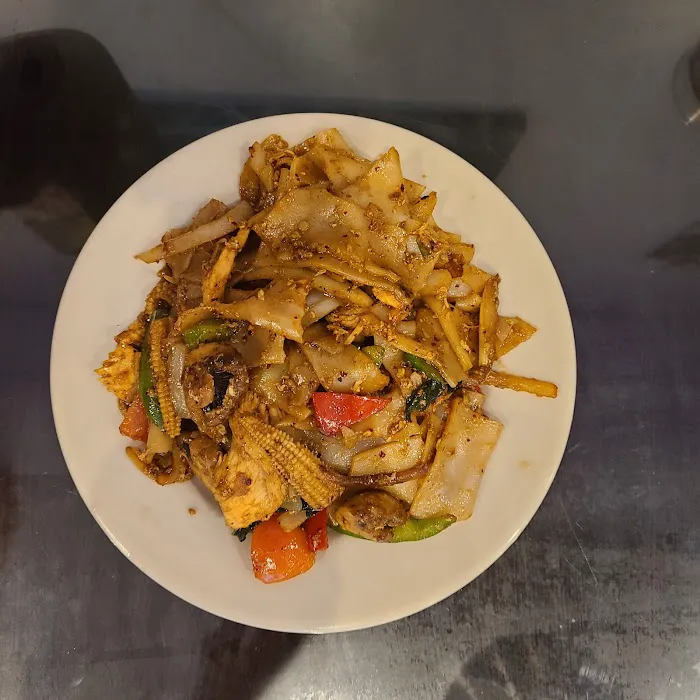 Phoenix Thai & Japanese Restaurant Picture 5