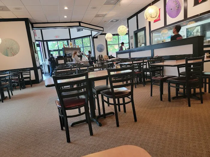 Kimono Japanese Restaurant And Sushi Bar Picture 1