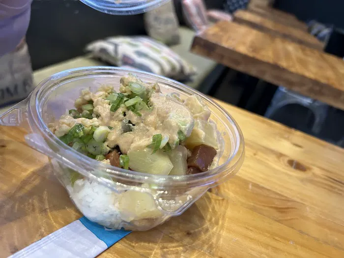 YUM SUSHI BURRITO & POKE Picture 10