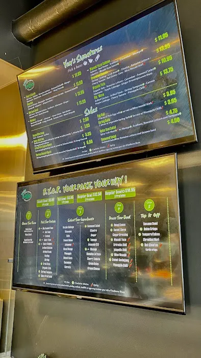 YUM SUSHI BURRITO & POKE Picture 7