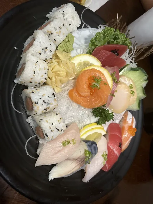 Osaka Sushi Bar and Asian Cuisine Picture 4