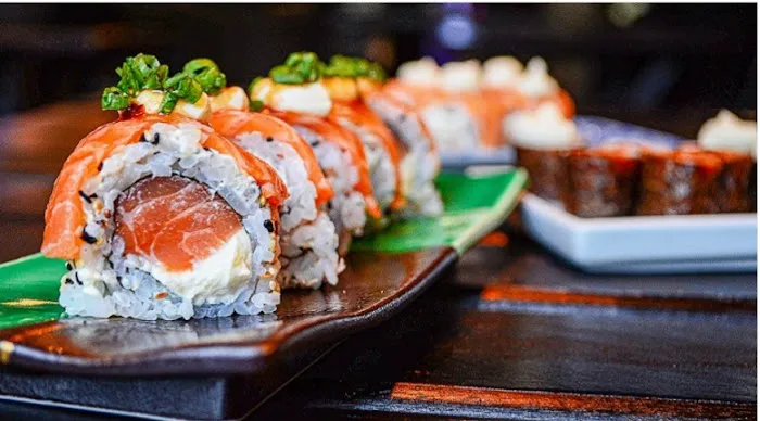 Izu sushi and poke Picture 2