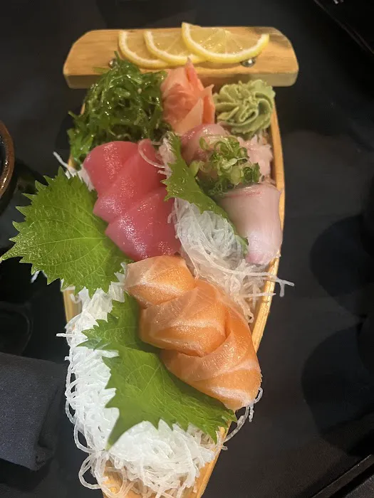 Yummi sushi and grill Picture 6