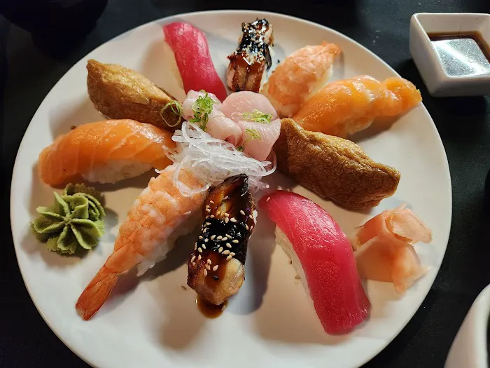 Yummi sushi and grill Picture 3