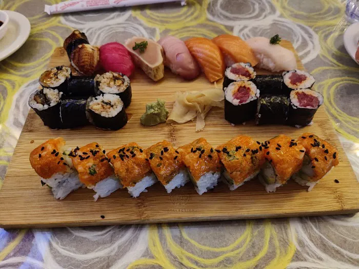 DK Sushi & Seoul Korean Restaurant Picture 3