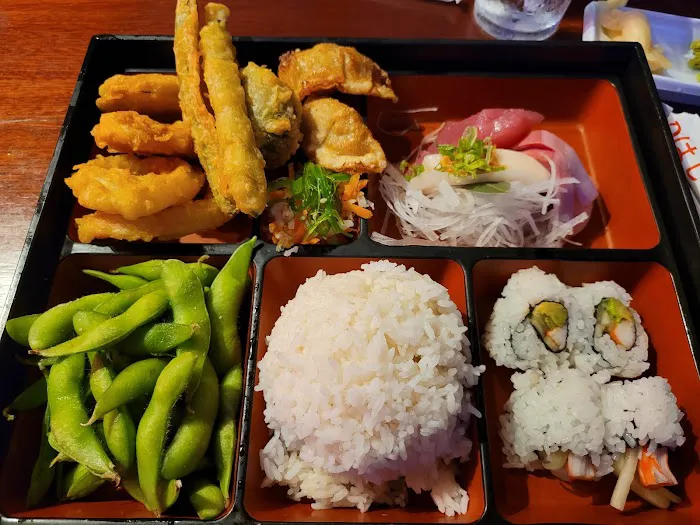 Umi Sushi Bar & Grill Picture 2