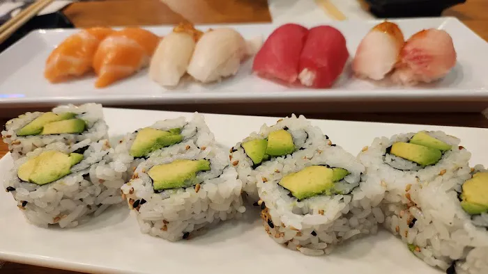 Raku Sushi & Asian Bistro Picture 8