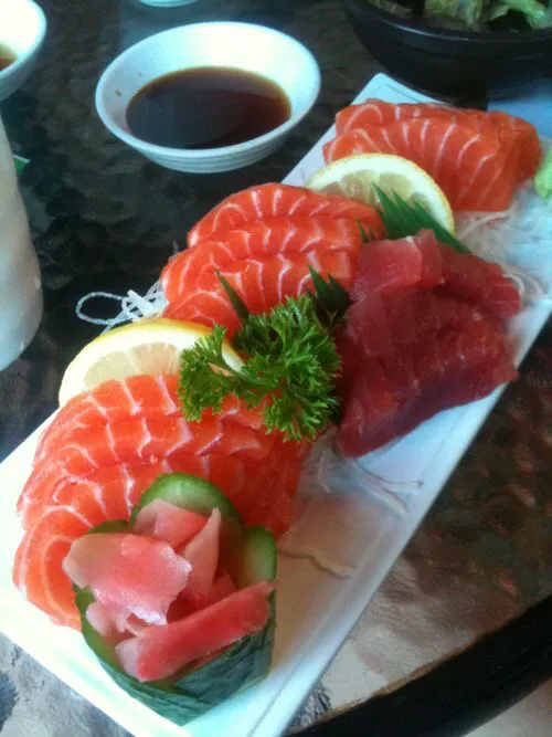 Raku Sushi & Asian Bistro Picture 6