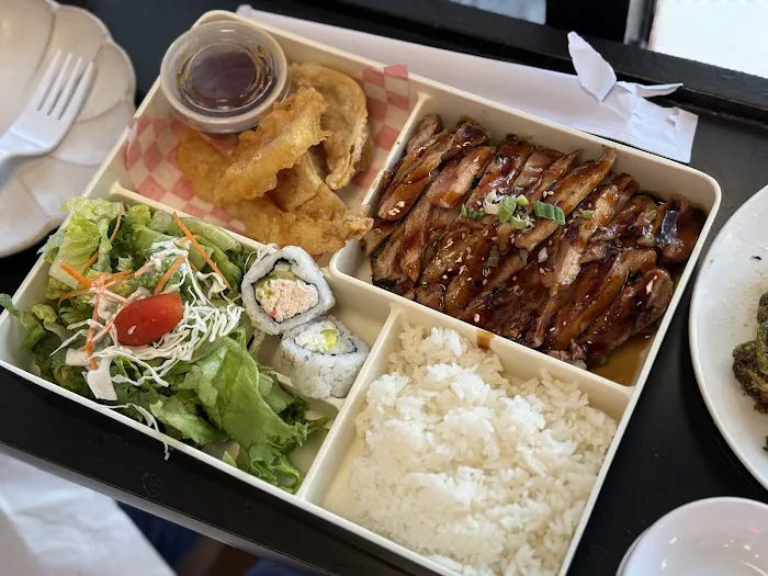 Hanara Sushi and Grill Picture 3