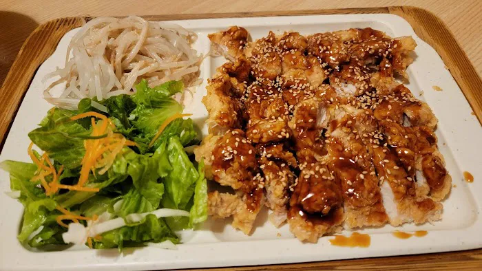 Yoshino's Japanese Restaurant Picture 3