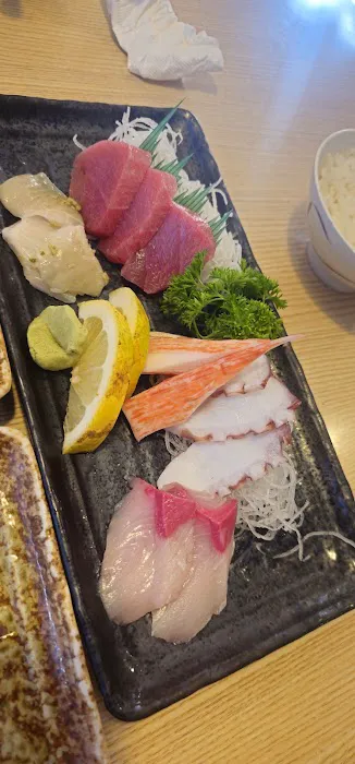 Yoshino's Japanese Restaurant Picture 9