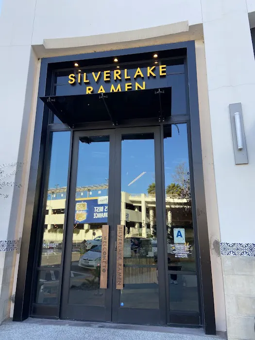 Silverlake Ramen Fashion Valley Picture 3
