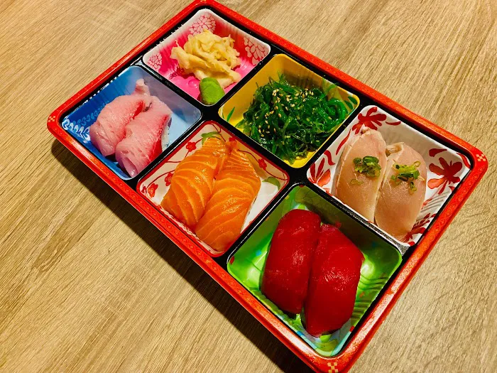 UMI SUSHI Picture 10