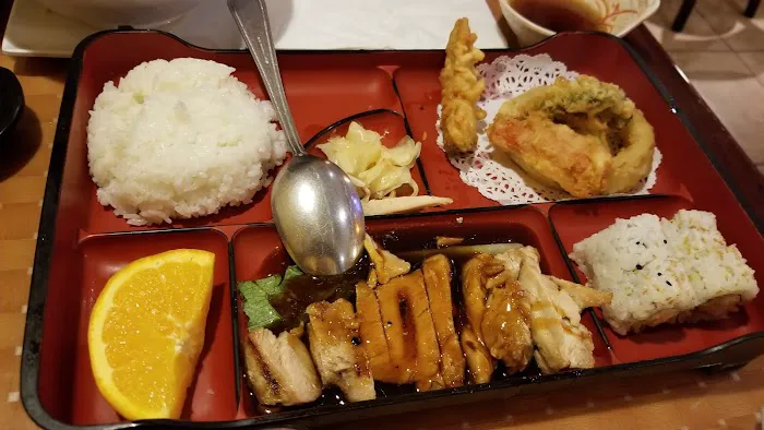 Takka Sushi Bar & Grill Picture 10