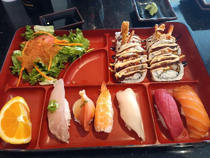 Domo Sushi Bar & Grill Picture 1
