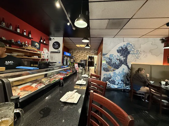 Saki Sushi & Grill Picture 9