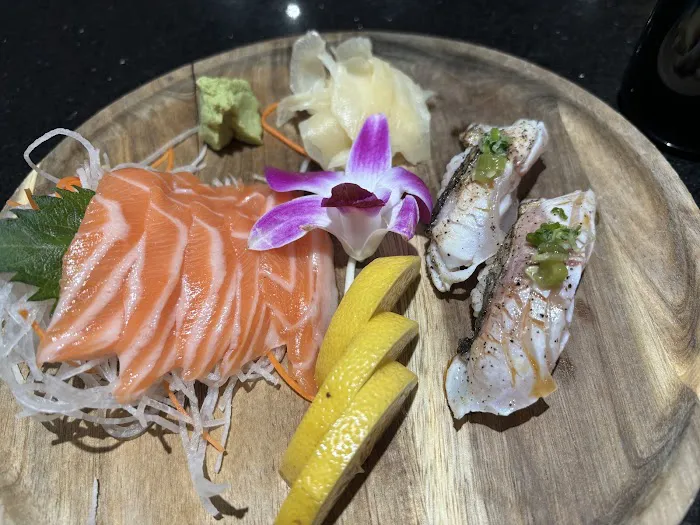 Saki Sushi & Grill Picture 6