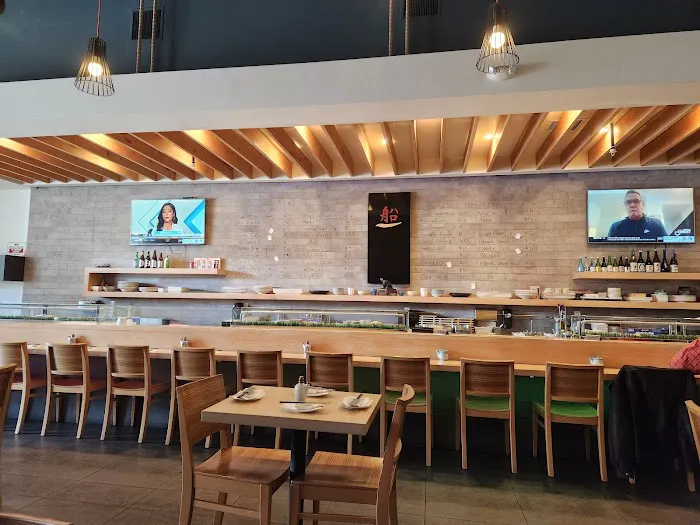 Boto Sushi Del Mar Picture 10