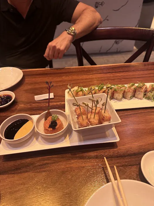 Ayu Sushi & Noodles Picture 10
