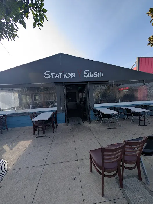 Station Sushi Picture 5