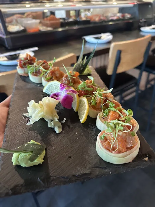 Sushi Roka Bar & Grill Picture 5